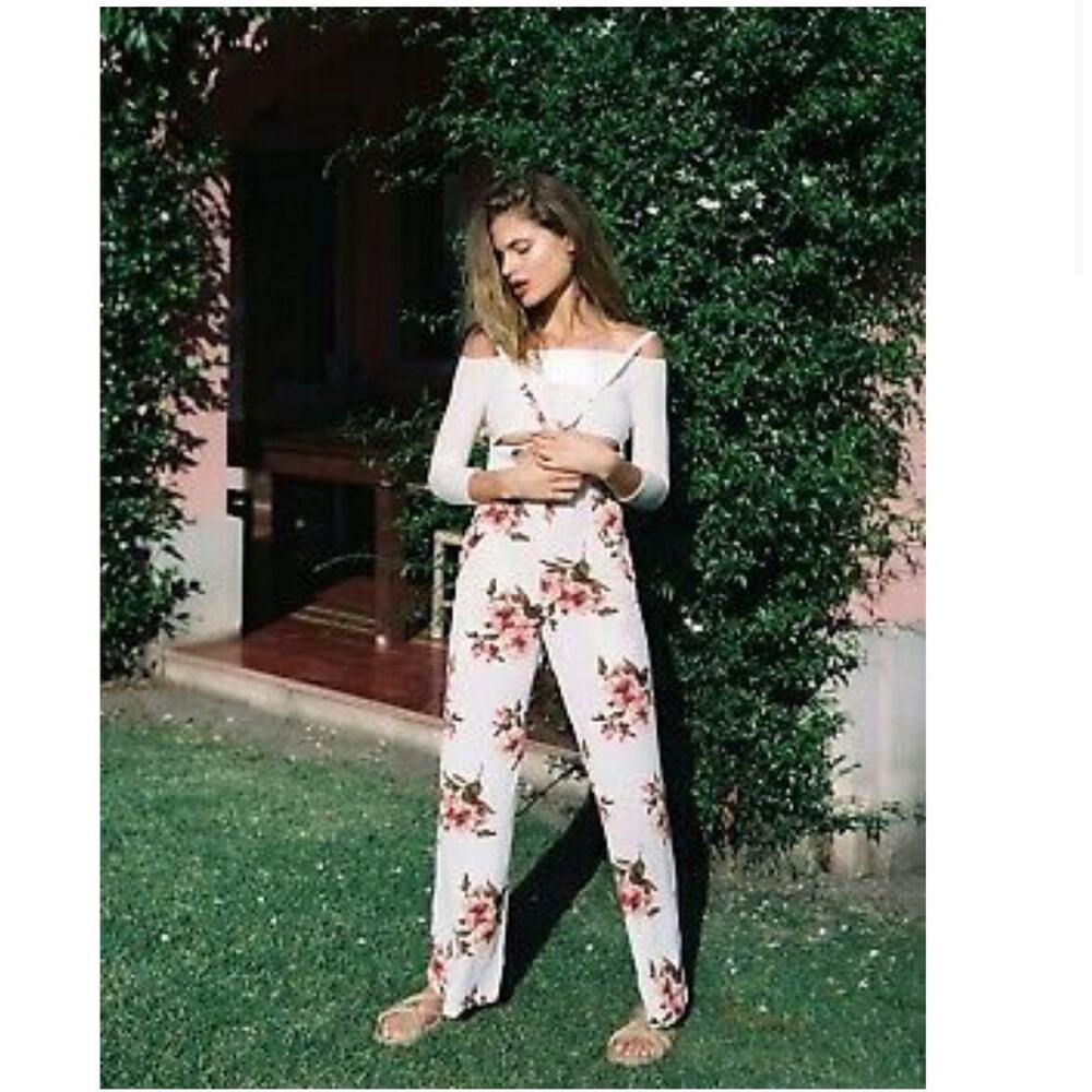 New FLYNN SKYE by FREE PEOPLE Floral Easy Rider Overalls Jumpsuit Size: Medium